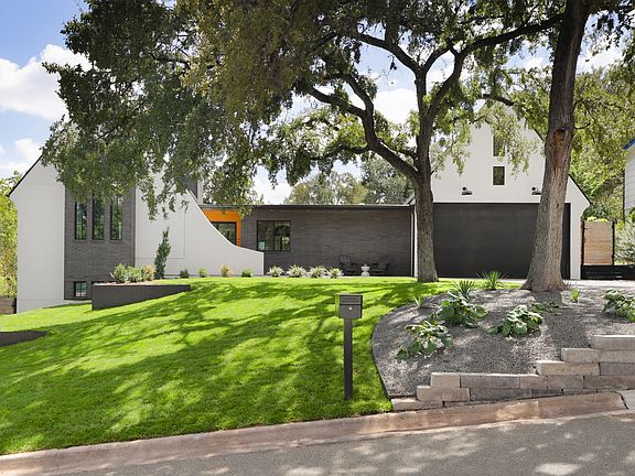 4th image of 2905 Oak Park Dr