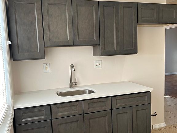 2nd image of 68 Hobson St #1R