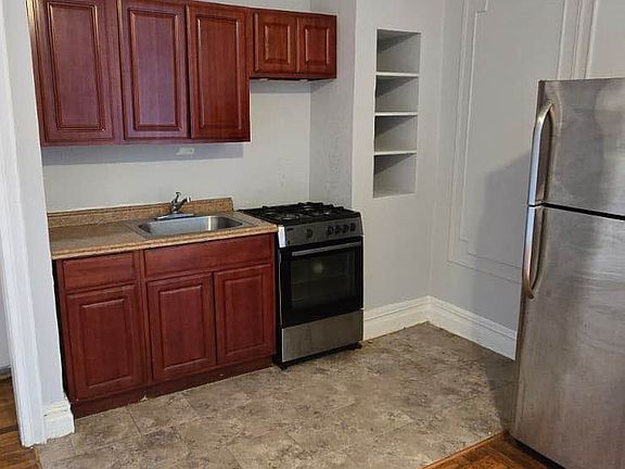 5th image of 240 Crown St APT 5A