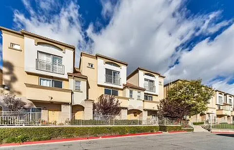 2 bed, 1387 sqft, $3,495 — Photo 1