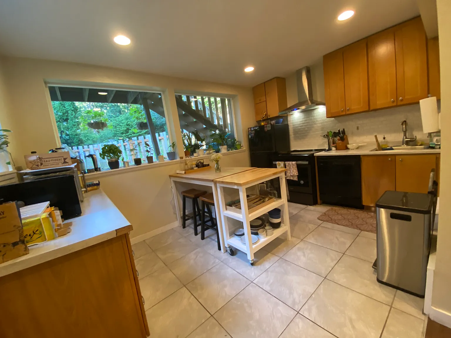 2 bed, 1300 sqft, $2,400 — Photo 3