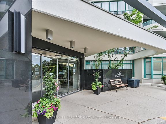 2nd image of 7250 Yonge St #410