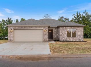 305 Parkway Ave, Morrilton, AR 72110