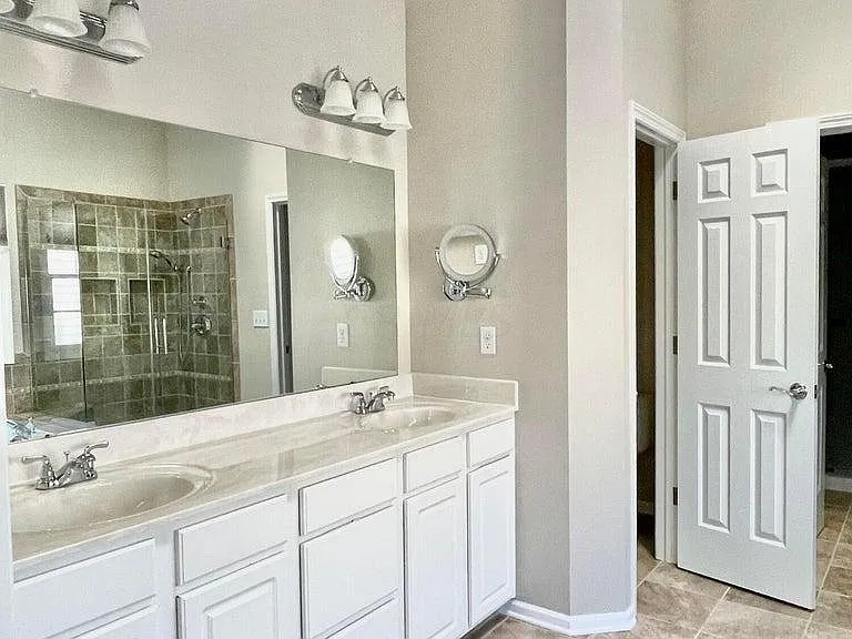 7492 Fairfield Lakes Dr — Photo 21