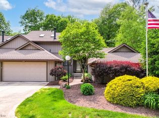 2174 Stone Creek Trl, Cuyahoga Falls, OH