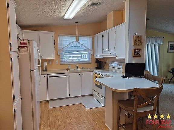 4th image of 2200 Las Fuentes Dr