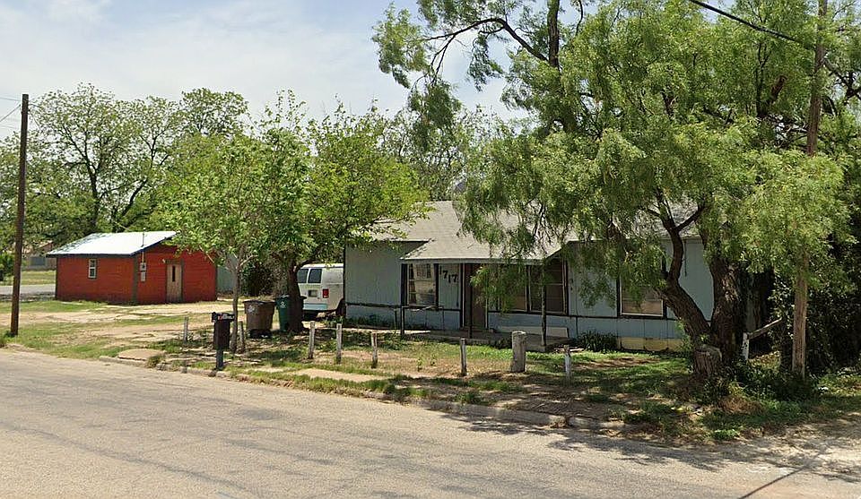 1st image of 1717 S Irving St