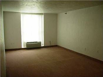 2nd image of 224 E Garden St APT 249