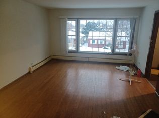 8729 45th St APT 2, Lyons, IL 60534