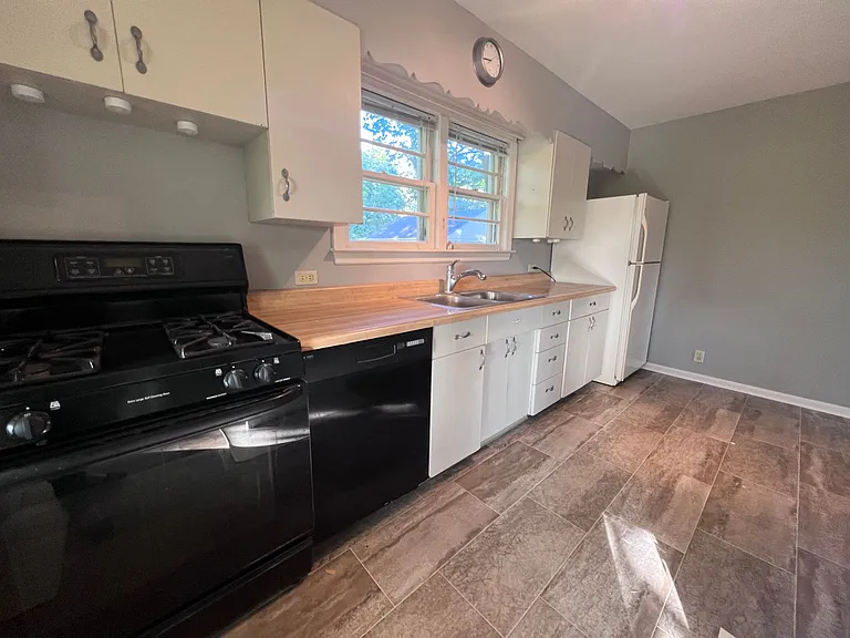 7690 Fase St SE — Photo 6