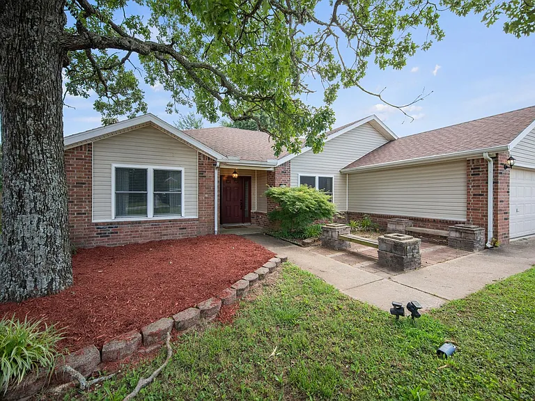 903 Tyra Ln — Photo 30