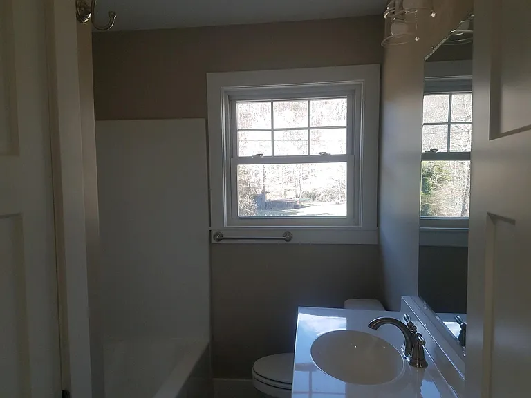 921 Bee Tree Rd — Photo 9