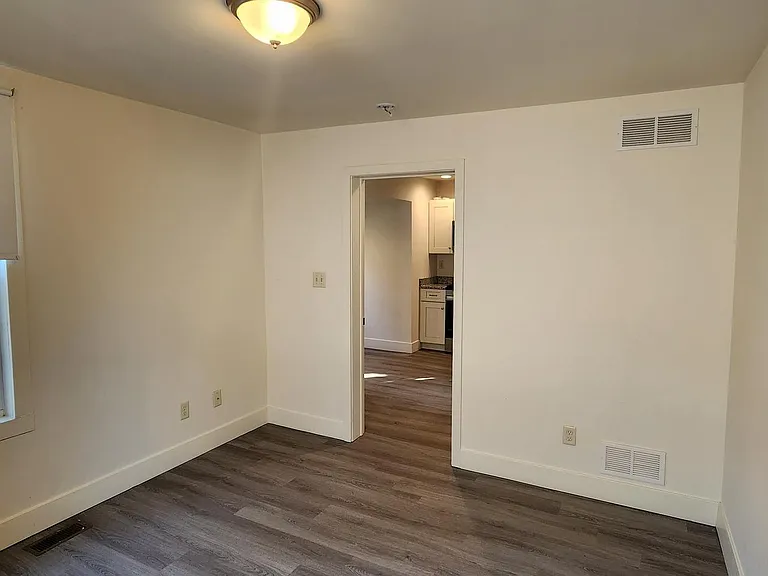 133 Alice Ann St — Photo 8