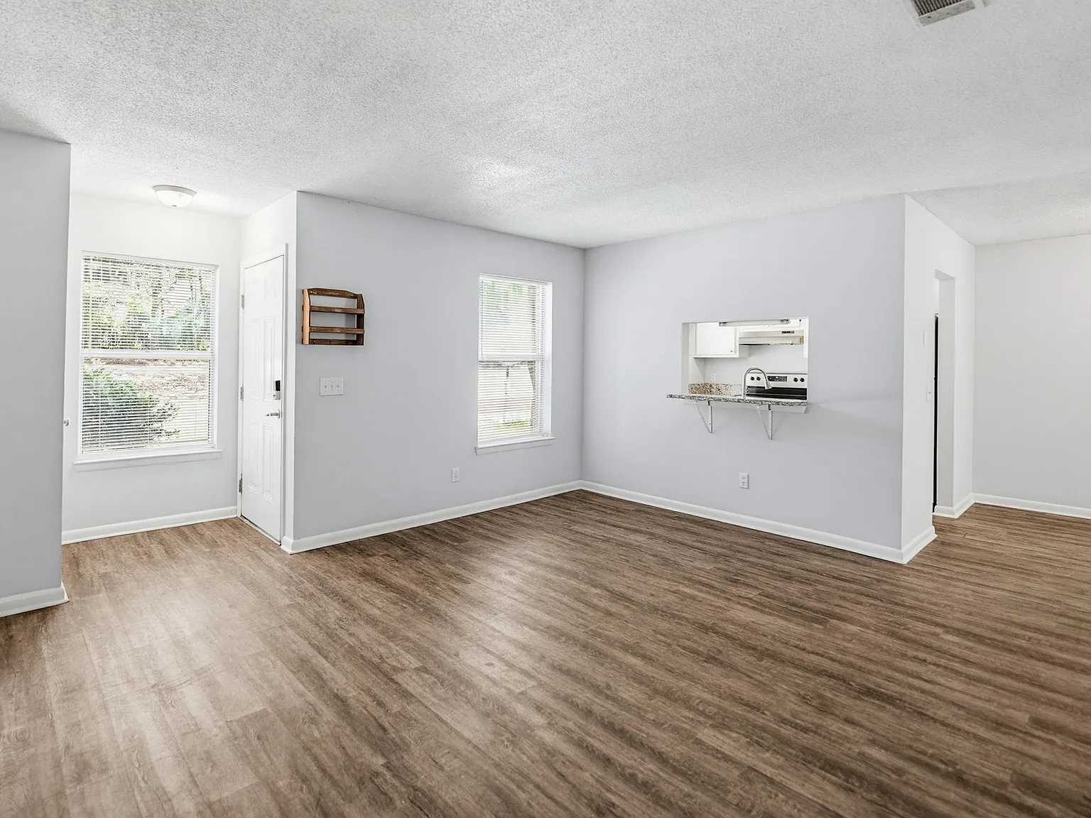 2 bed, 1000 sqft, $1,500 — Photo 3