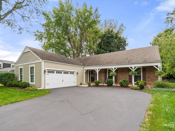 215 Chasse Cir, St Charles, IL 60174