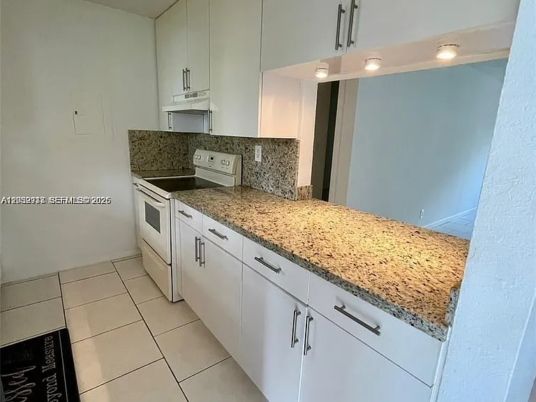 183 Lakeview Dr #103 — Photo 3