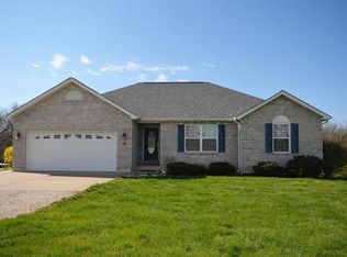 10 Walker Ridge Dr, Troy, MO 63379