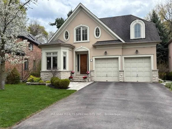 1722 The Pnes, Mississauga, ON L5J 4V5