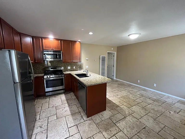 5065 W Point Loma Blvd #C — Photo 27