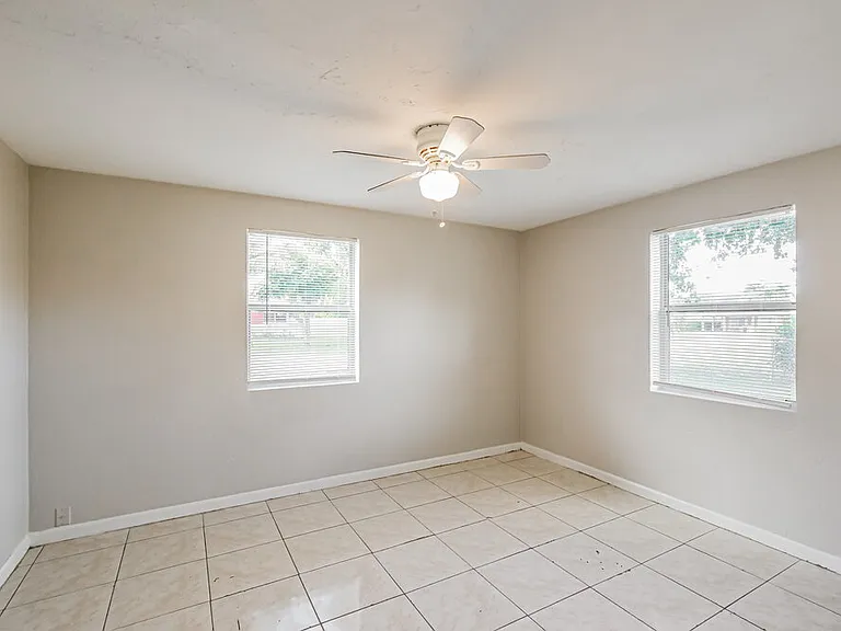 2418 SW 6th Ct — Photo 13