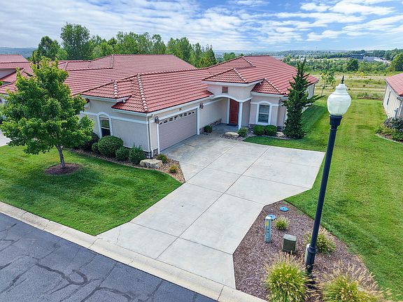 2nd image of 134 Siena Boulevard