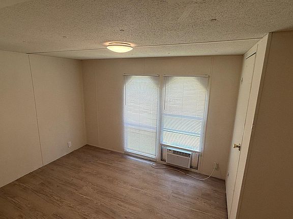 4th image of 10054 Longwoods Rd Trailer 4