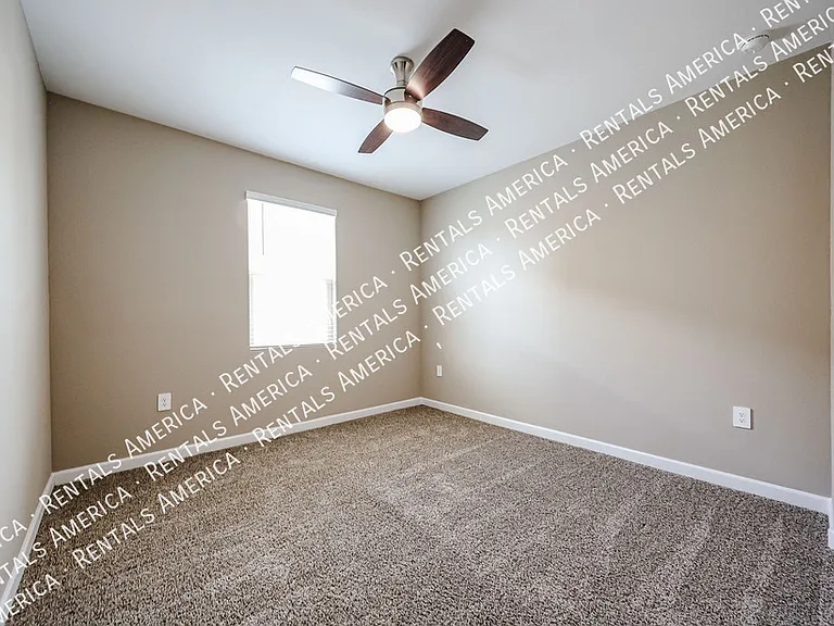 30044 W Avalon Dr — Photo 13