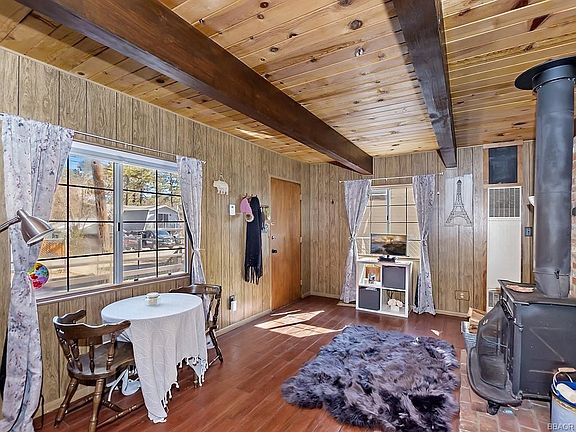 5th image of 594 Leonard Ln