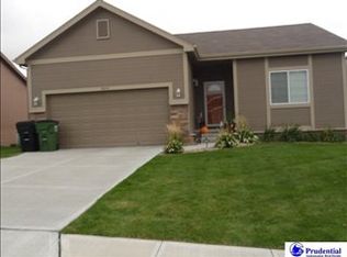 9833 Edward St, La Vista, NE 68128