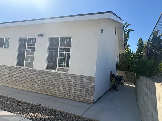 2 bed, 1000 sqft, $3,100 — Photo 2