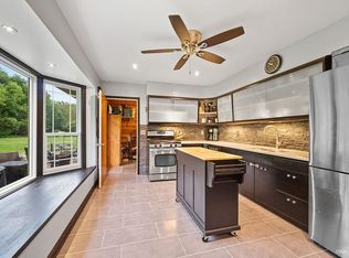 543 Maple Ln, Batavia, IL 60510