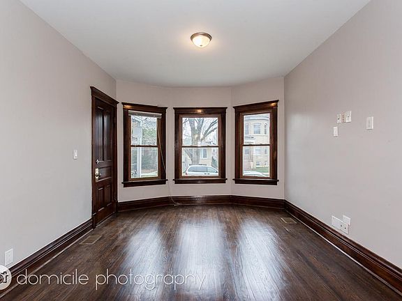 3rd image of 4125 W Cornelia Ave #1