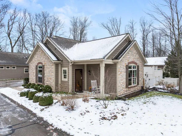 1010 Bridge Crest Dr, Ada, MI 49301