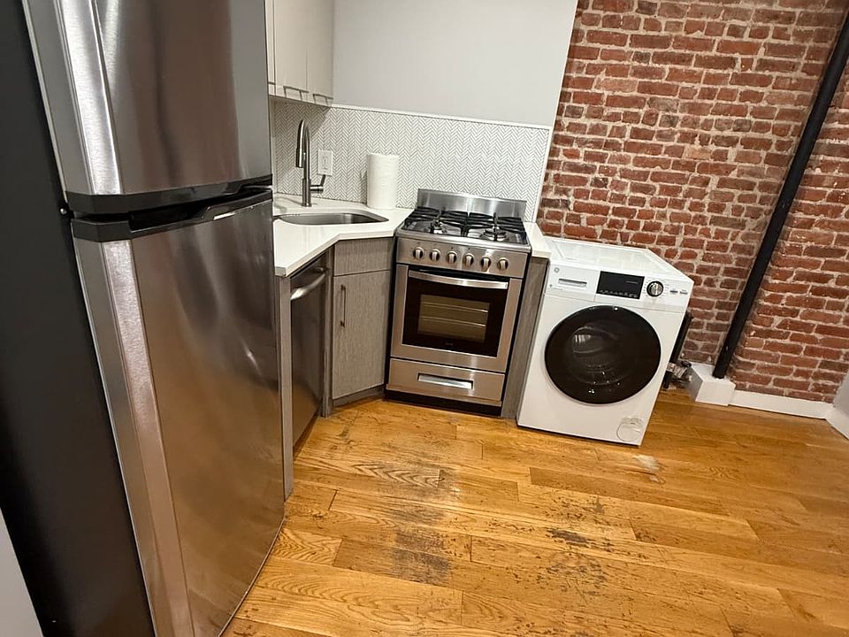1st image of 21 Catherine St APT 4D