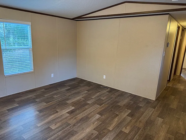 2508 Elm Dr — Photo 9
