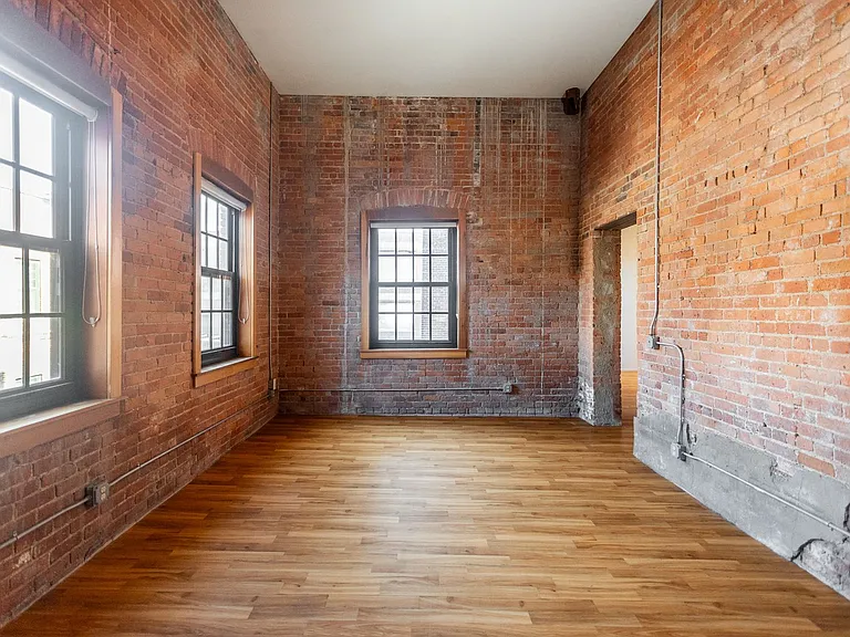 The Lofts at New Amsterdam — Photo 8