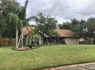103 N Sierra Woods Dr, Rockport, TX 78381