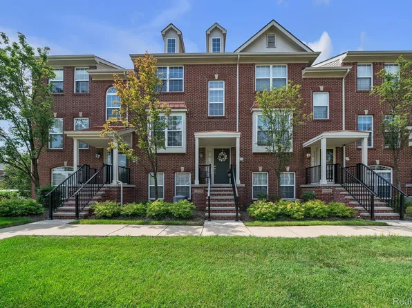 25298 Saint James, Southfield, MI 48075