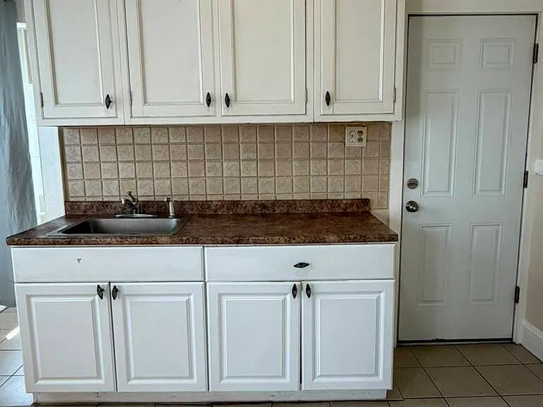 223 Wayne St #2 — Photo 8