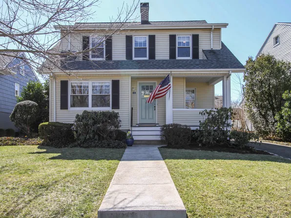 45 Elm Ave, Larchmont, NY 10538