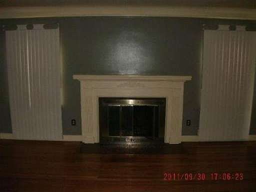 4th image of 10537 Somerset Ave