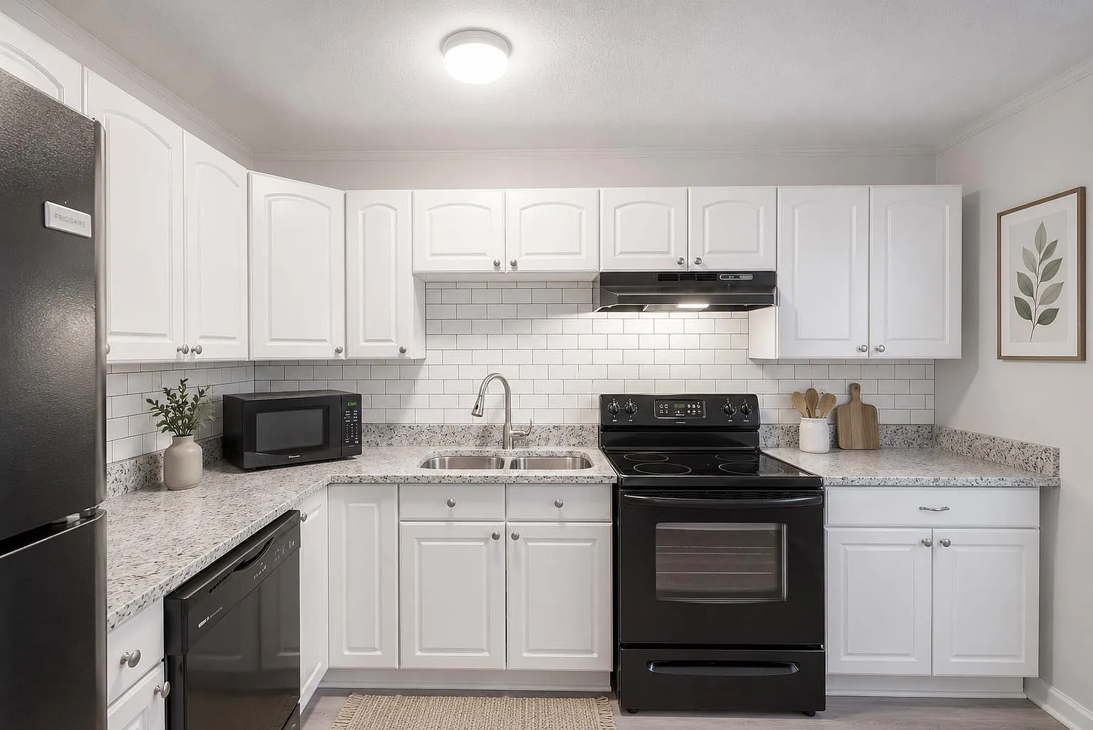 4 bed, 2.0 bath, 2000 sqft, $659 — Photo 3