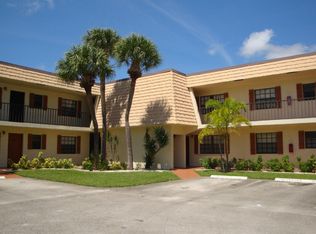 4135 Oak Terrace Dr, Greenacres, FL 33463