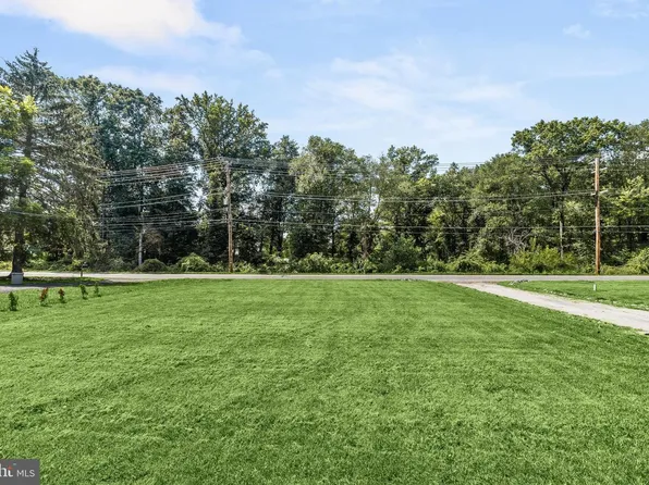 White Way, Sykesville, MD 21784