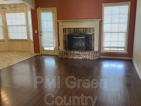 3rd image of 20465 E 45th St S