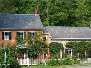 Hollow And Riv, Shawnee On Delaware, PA 18356