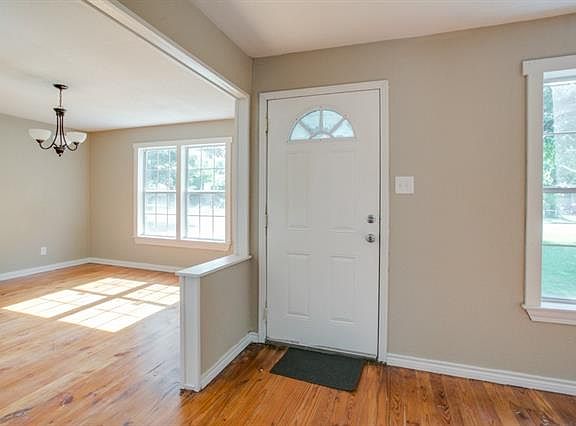 4th image of 3231 Edna St
