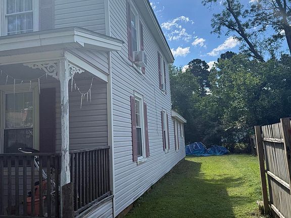 2nd image of 204 E Canal St