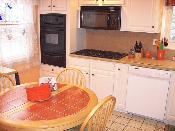 3rd image of 2021 E 69th St