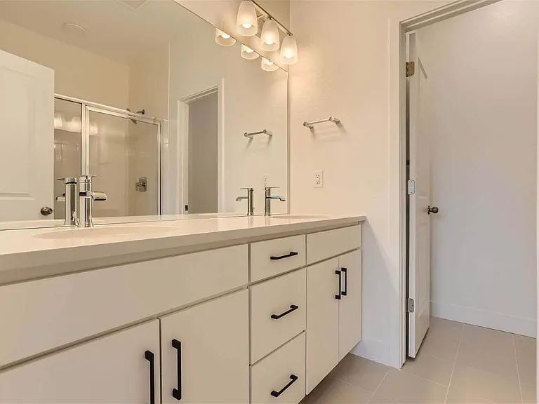 First ensuite with dual sinks